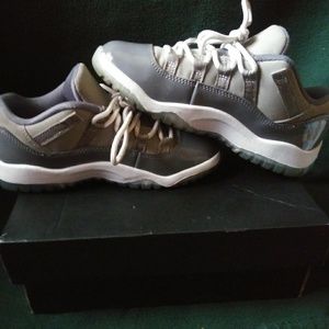 adia dora tennis shoes